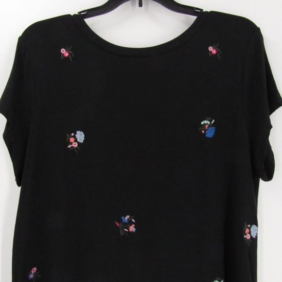 American Eagle Soft & Sexy Embroidered Floral Tee - Picture 2 of 10